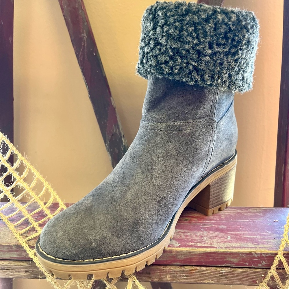 Grey Fun boot! - Picture 5 of 7